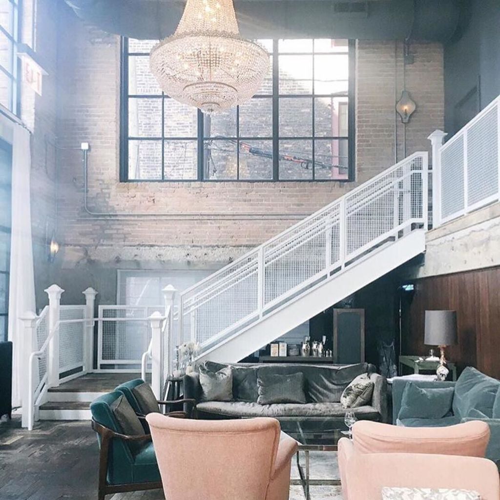GlitterGuide's tweet photo. Dreamy interior inspired to take us into the weekend! ✨💕 #ggholiday by @publiclivessecretr… https://t.co/mgbmwr7FxD https://t.co/v0sgO9wLiF