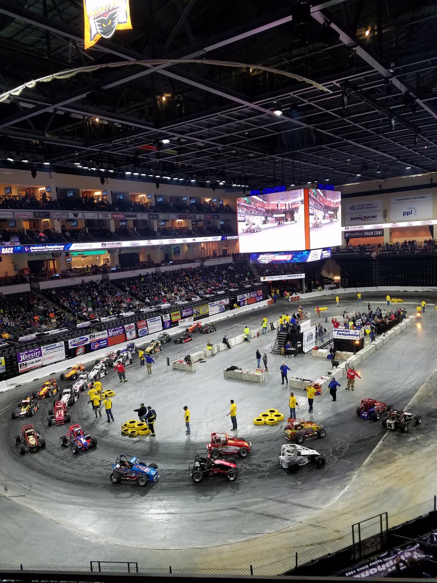 MelMorgan316's tweet photo. Getting ready for the TQ A-Main @PPLCenter #IndoorAutoRacing https://t.co/MGsZ5H4Boc