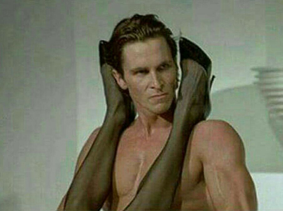 Uneroms2's tweet photo. Cuando la invitas a ver películas en tu casa pero la película está interesante de verdad. https://t.co/hqXlDeIcss