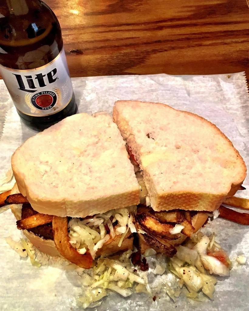 thom_sparks's tweet photo. A Steel City Staple, The Pitts-Burger #49 #bangbang🍗🍤 #pitts-burger #primantibro's #steele… https://t.co/FIQxVC77DO https://t.co/CuBvh9Gz26