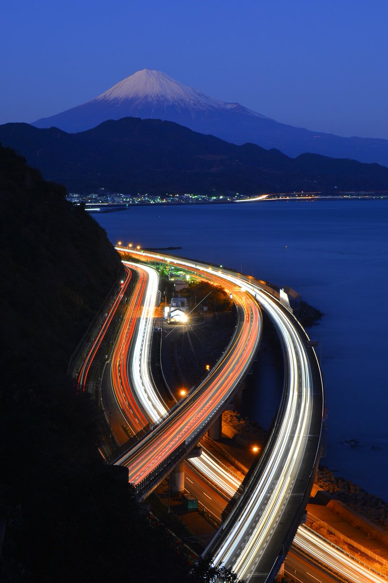 ハーロック ネオ On Twitter 12 29撮影 新幹線と富士山 さった峠の夕景 この日は午後になって漸く雲がとれてきました 夕方にはスッキリと富士山を見る事が出来ました 新幹線と富士山の撮影場所は現在工事中で川の側まで行けませんでした なので