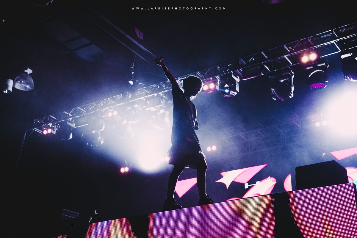 DivineCeleste__'s tweet photo. @hi_mija was on fire. LITERALLY.
#Eh2016 #ElectricHoliday
π
β‘οΈπ¨βοΈππ
Business inquiries:
- Hello@larrisephotography.com https://t.co/Kv7J92Uw0a