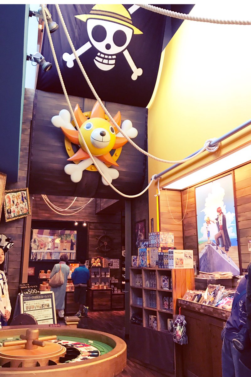 フジテレビショップ フジさん 大人気 One Pieceコーナーではたくさんのグッズを取り揃えておりますッ ワンピースの世界感をイメージした店内にワクワクしちゃいますよ 1回500円で素敵な景品がもらえるgoldルーレットもやっているのでぜひ遊びに来て