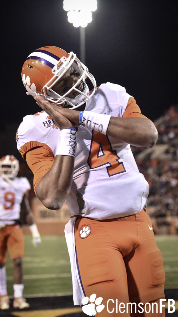 ClemsonFB's tweet photo. Sleep well, #ClemsonFamily.

Tomorrow is GAMEDAY. #ALLIN https://t.co/4QcOdIUhXz