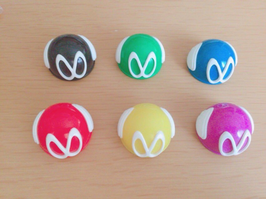 syake_maru1126's tweet photo. セブングッズのマグネットとバッチを丸山くんと交換してくれる方を探しています。
お譲りだけでも大丈夫です。
お譲りだけの場合は1つ150円で考えています。
大阪15日手渡しのみ可能です。
リプやDMお待ちしております。 https://t.co/LYYB1QeGA0