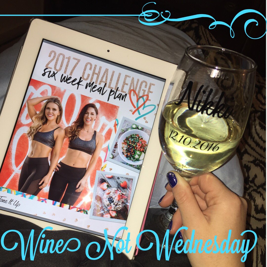 TIUNikkiD's tweet photo. #WineNotWednesday 🍷 #LookForLove 💙 @ToneItUp https://t.co/kISckGaNUu
