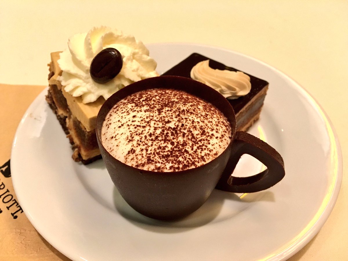 MattGladwell3's tweet photo. Had to go full Willy Wonka on the chocolate desert cup after dinner. https://t.co/AchQzVXyZe