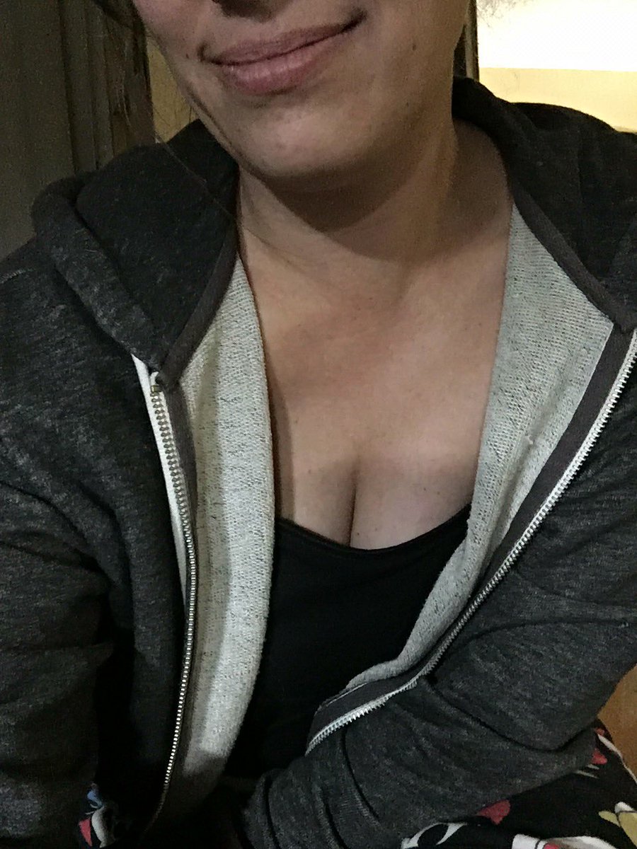 Weapon_SeXx's tweet photo. Hair up or down? #rt #rtpig #follow #HumpdayHottie #tip4tits #singletip #cumulativetip #HUMILIATION #Selfies #CAMSHOW #payme #MFC #milf #sex https://t.co/vJRVd6liYz