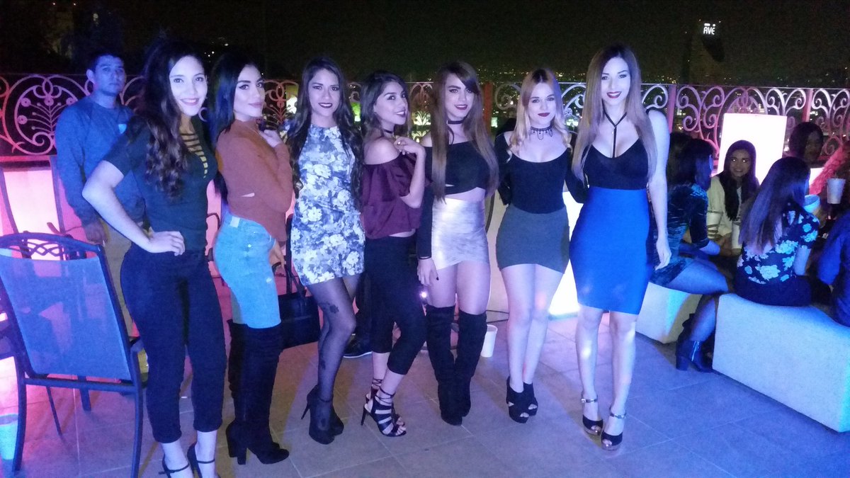 NadiaMenchaka's tweet photo. #MaxiParty 👸👯💁
@esdeuani @VanessaBernal19 @jakyainley @JassPaez @Jackyyalvz https://t.co/3aWtAdZcJr