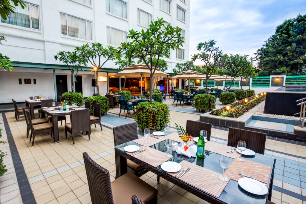 Goeventz's tweet photo. #GoeventzNYEParty Join Beer Brunch at #RadhaRegent #Bengaluru book: https://t.co/TTx6zLFkaY https://t.co/9eg1f9iYNb