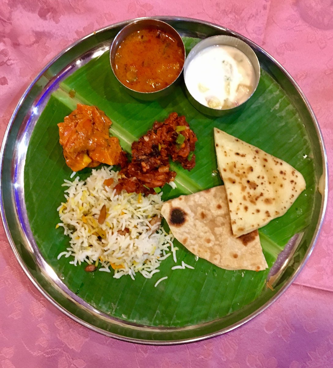 aboutkl_my's tweet photo. The best Indian cuisine- Southern & Northern are here! My personal fav would be the Dosai. One of a kind! ๐#KLEat @ Annalakhsmi Restaurant https://t.co/tYiIBvT3yj
