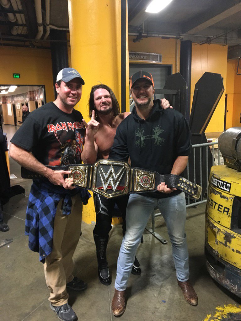 lukebryan's tweet photo. Met the champ. Thanks @AJStylesOrg. https://t.co/4De49MEqyN
