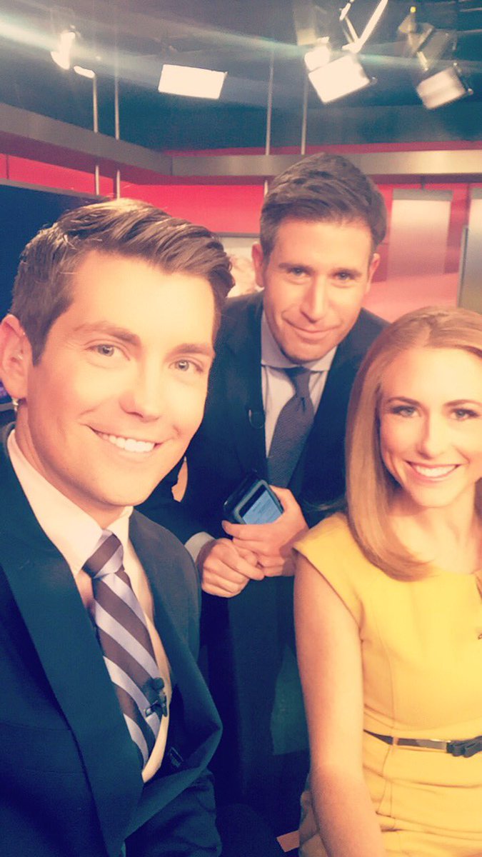 MollyOnAir's tweet photo. #Manwhich tonight at 10! https://t.co/UCZwAXIiXu