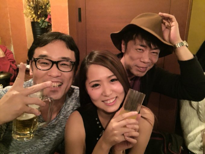 そして、セレブの友社長 白水力さんと  男優さんの  トニー大木さん 大島丈さん 桜井ちんたろうさん  と撮っていただきましたー♡  楽しかったですー♡ https://t.co/YXgoz0Ybuk