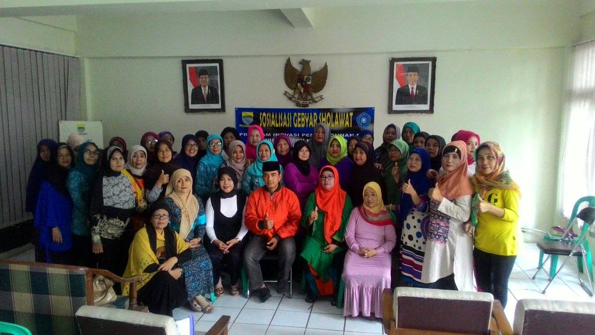 onisumardjono1's tweet photo. @DiskominfoBdg @PemumBdg @PKK_KotaBDG @TP_PKK_ANDIR Sosialisasi Gebyar Shalawat fasilitasi PIPPK lingkup PKK @Kebonjeruk @kecamatan_andir https://t.co/dUrDRGJPsa