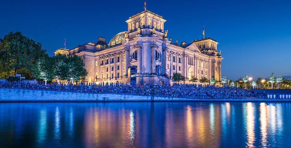 AndreeBaril's tweet photo. Le Palais Reistag de Berlin sur la rivière Spree, Allemagne https://t.co/wXXdRtWHSa