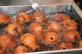 #Oudjaar #lekkere  #oliebollen in #speeltuin #leonardus in #Helmond van 10 tot 16 uur. vers gebakken! 😋