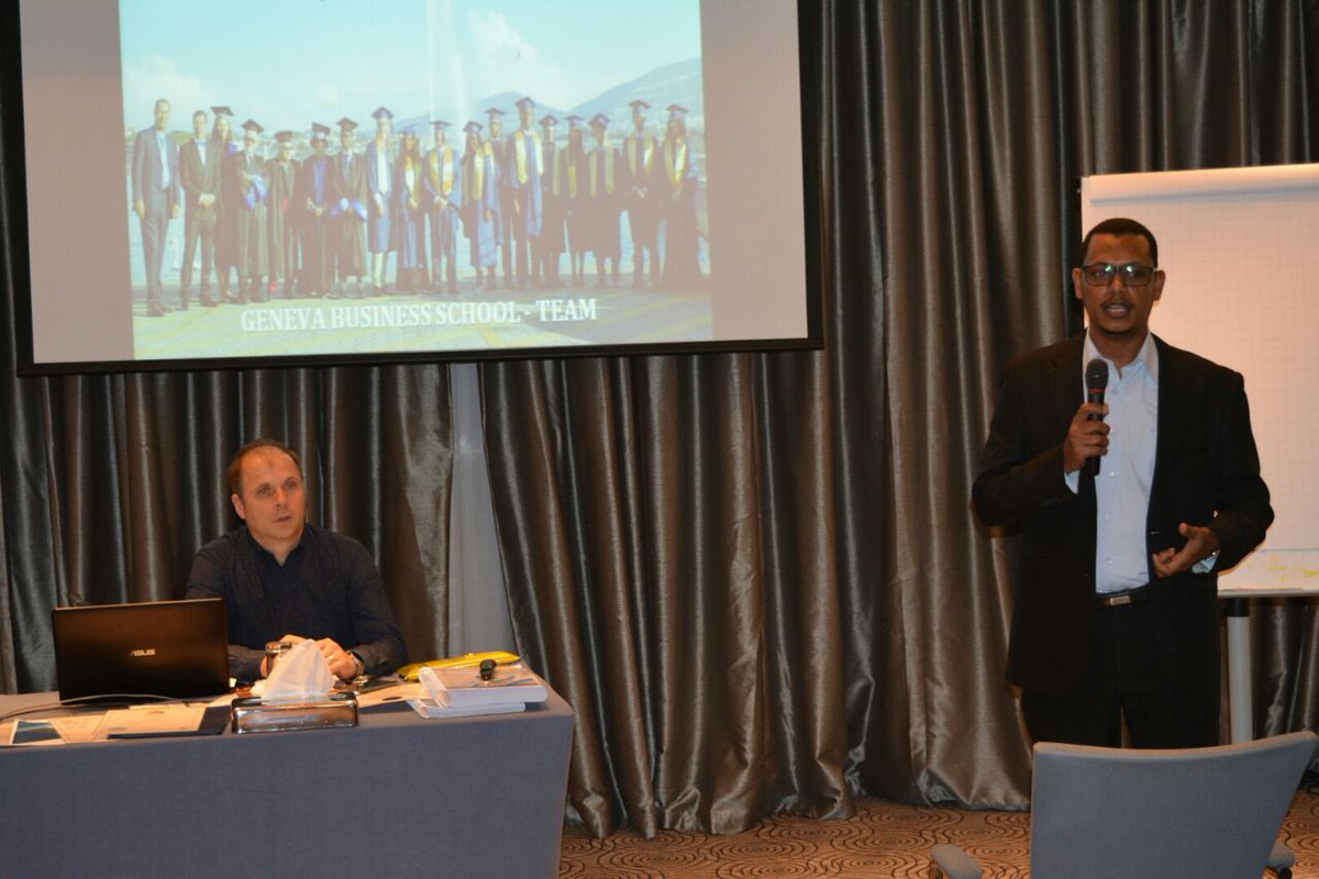 east_sse's tweet photo. جانب من سمنار عن برنامج MBA بالتعاون مع Geneva Business school https://t.co/LWWqn958Yf