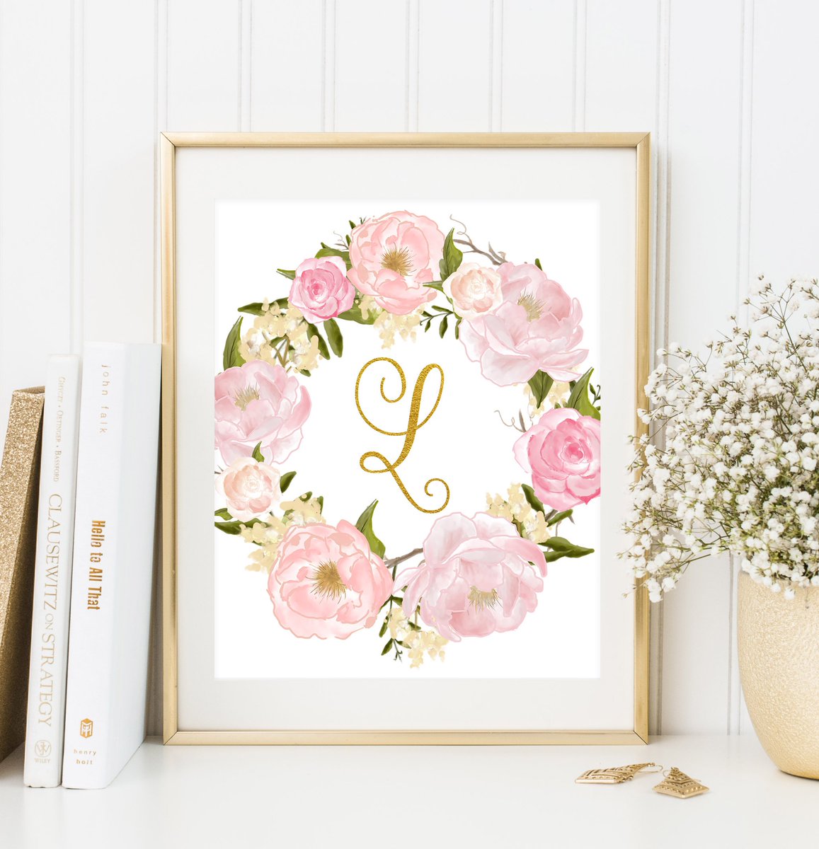 FloralArtFant's tweet image. etsy.com/listing/488265… #NurseryMonogram #LLetter #Nurseryfloraldecor #Goldletterprint #NurseryLetters #Initialcalligraphy #monogramwreath
