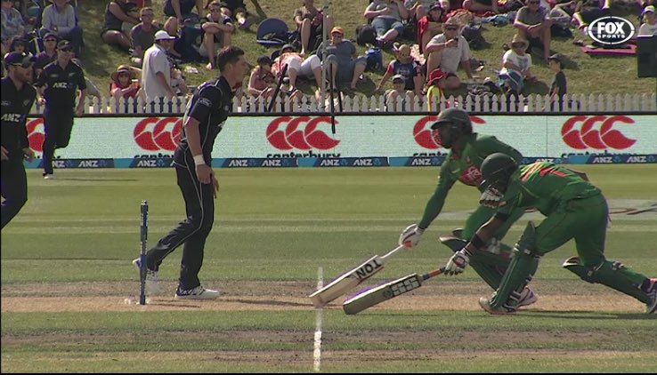 gradecricketer's tweet photo. Every single run out in 4th grade ends this way. https://t.co/kU7b3SC56J