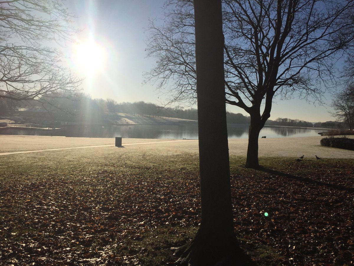 Beautiful winters walk today at <a href="/fairlandsvalley/">Fairlands Valley</a> lakes <a href="/StevenageTown/">Stevenage Town</a> #stevenage