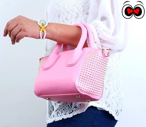 SuperDrool_Life's tweet photo. Graceful Beauties- Hand Bags
#superdrool #india #Party #Shopping #Fun #Fashion #Style #handbags #Accessories #Travel #Outing #Wanderlust https://t.co/14kQ2550Iw