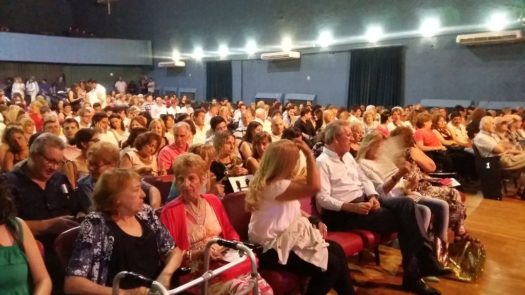 oalbertodm's tweet photo. @exitoina @rodrigolussich @sebaperello @adrianpalla @luisbremer A sala colmada debutó @Mramorok Pioneros inauguraondo plazs en San Rafael. https://t.co/apnoPd5mpe