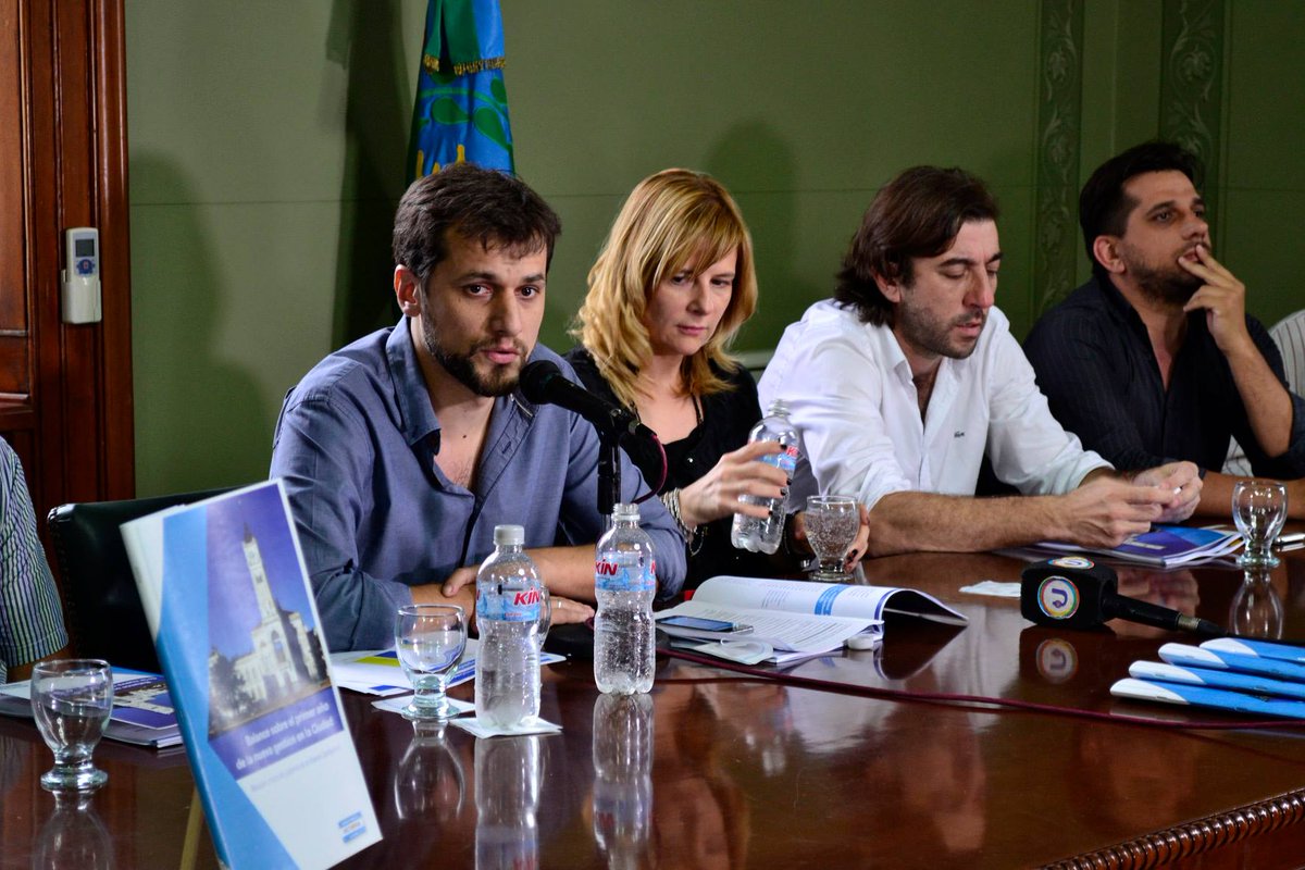 Lam1390's tweet photo. @NanoCaraOK al aire de @radioulaplata hablando del Informe crítico al 1° año de gestión de la alianza Cambiemos en nuestra Ciudad https://t.co/d62F8kFysF