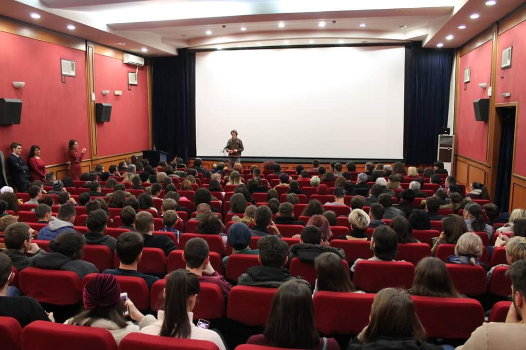 youthfilmfest's tweet photo. Nga premiera e #BrendaPërBrenda, filmit fitues të #YFF2016. Filmi poashtu do të jetë pjesë e @PriFilmFest 2017 https://t.co/HwOWQg7AA0