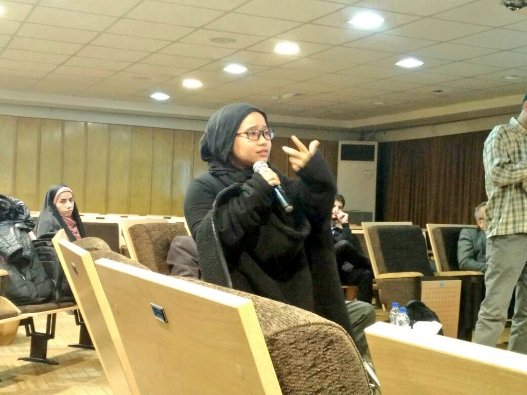 mrymler's tweet photo. We were talking about the Islamisation of the social sciences and this is me disagreeing with the project #knowledgeisknowledge https://t.co/Wg2uubl0oA