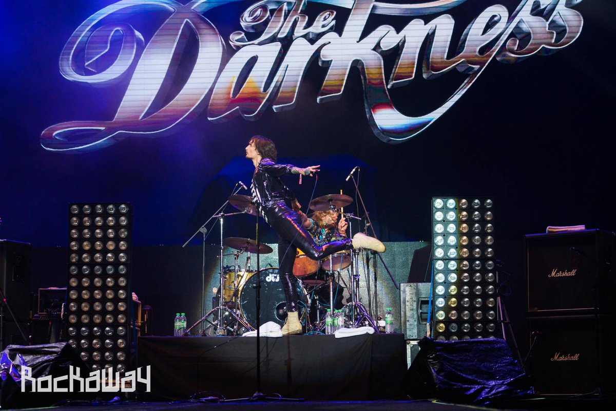 RockawayFest's tweet photo. -Get ready to jump!! #Takemeback2016 https://t.co/RVSdwOh3X8
