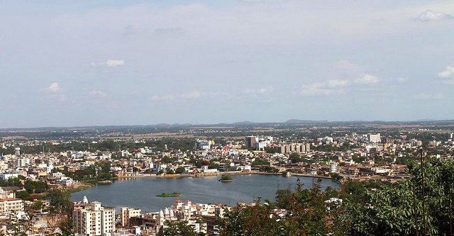 WeAreRanchi's tweet photo. Ranchi Lake is located at the foot of Ranchi Hill, which is at the center of the city. #RanchiLake https://t.co/qmGkYxI4w5