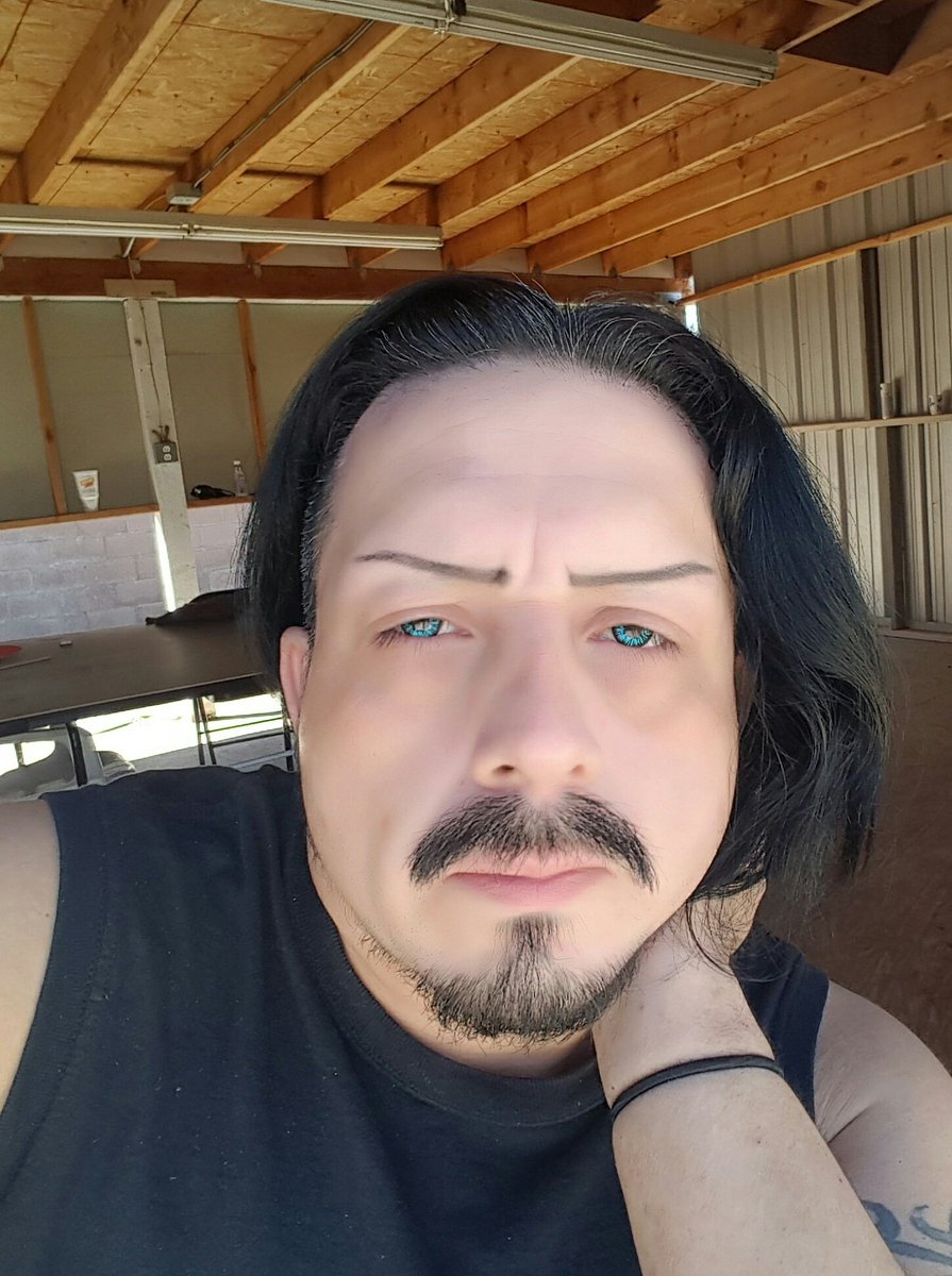 DOWN268RUDY's tweet photo. Me with my hair long on the top/ then me after I chopped off my long hair https://t.co/ZE74e98rh3