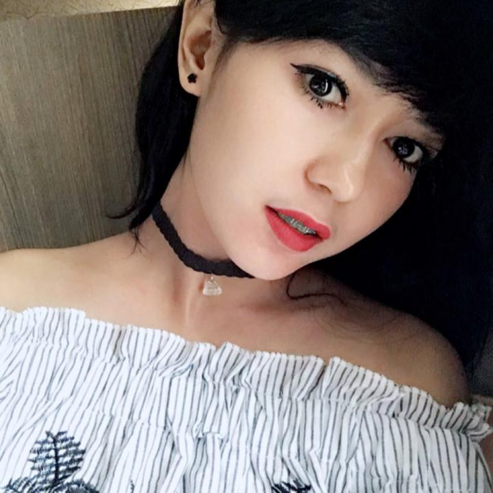 ReaGiina's tweet photo. Come hangout with me > Happy working 💃🏼 on #BIGOLIVE. https://t.co/lPZYyJfmCi https://t.co/qAD6RUcp7o