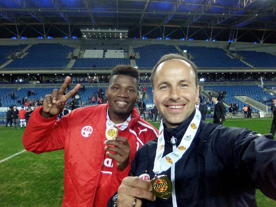SPBortnik's tweet photo. Łukasz Bortnik i jego Hapoel Beer Sheva @Haiott  zwycięzcami izraelskiego Pucharu Toto! #TotoCup #SPBortnik #Bortnik #Hapoel #BeerSheva https://t.co/tug4VpivO2