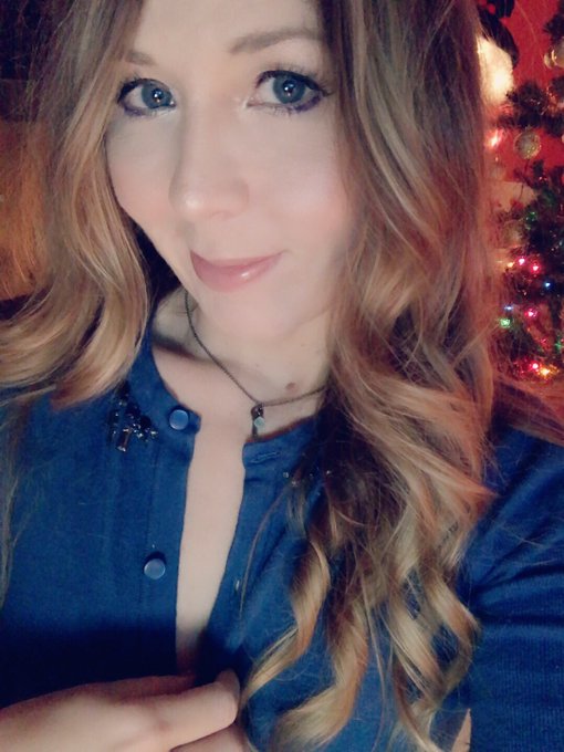 thanks for the great night, even though I'm not the real Tes 😱😂 https://t.co/D6e4dWRWSr<a href="/tag/spoiled"class="tags"><span>#spoiled</span></a>