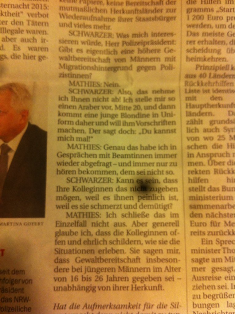 ewyler's tweet photo. Alice Schwarzer: Habe ich Recht?
Polizeipräsident: Nein.
Schwarzer: Das kann nicht sein!
#postfaktisch https://t.co/z1QAyprQ0e