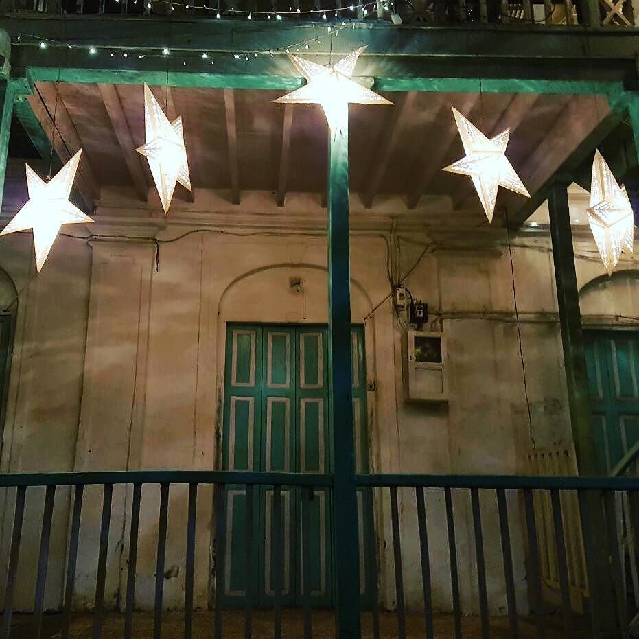 breakfreej's tweet photo. A wonderful evening spent walking around the bylanes or Bandra! #exploringBandra #bombaylove https://t.co/6t3nNfSEv4