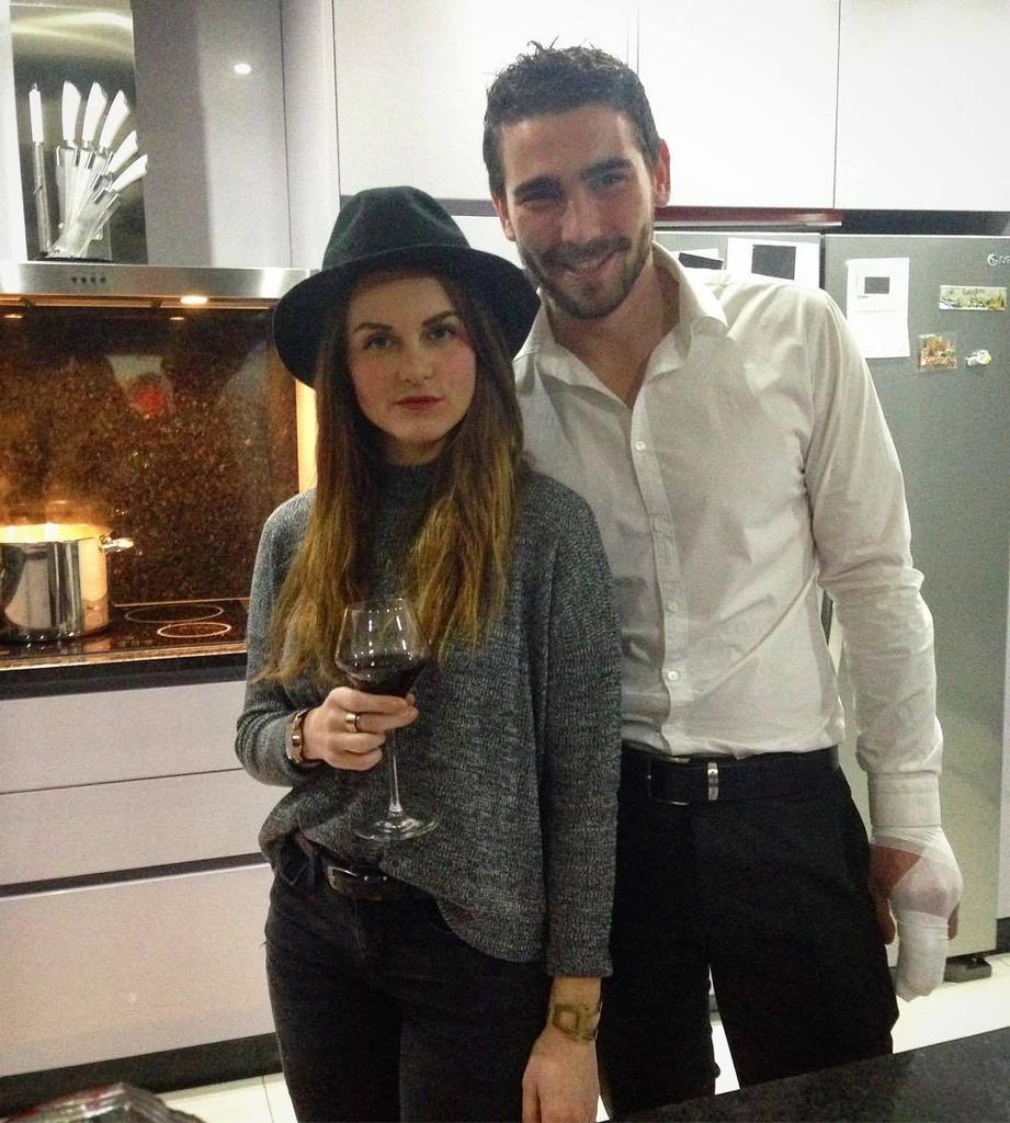 Oceane_wanders's tweet image. When I was 2 y.o, I met my first friend ever at the nursery school. Never left him. ❤
#firstfriendever #reunion #ch…
