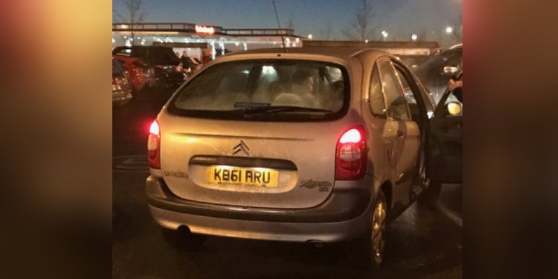EssexPoliceUK's tweet photo. This vehicle was involved in a collision in @sainsburys #Stanway at 5pm yesterday, Weds. We need to find it and its occupants. Call 101 https://t.co/ctfLMRgqyK