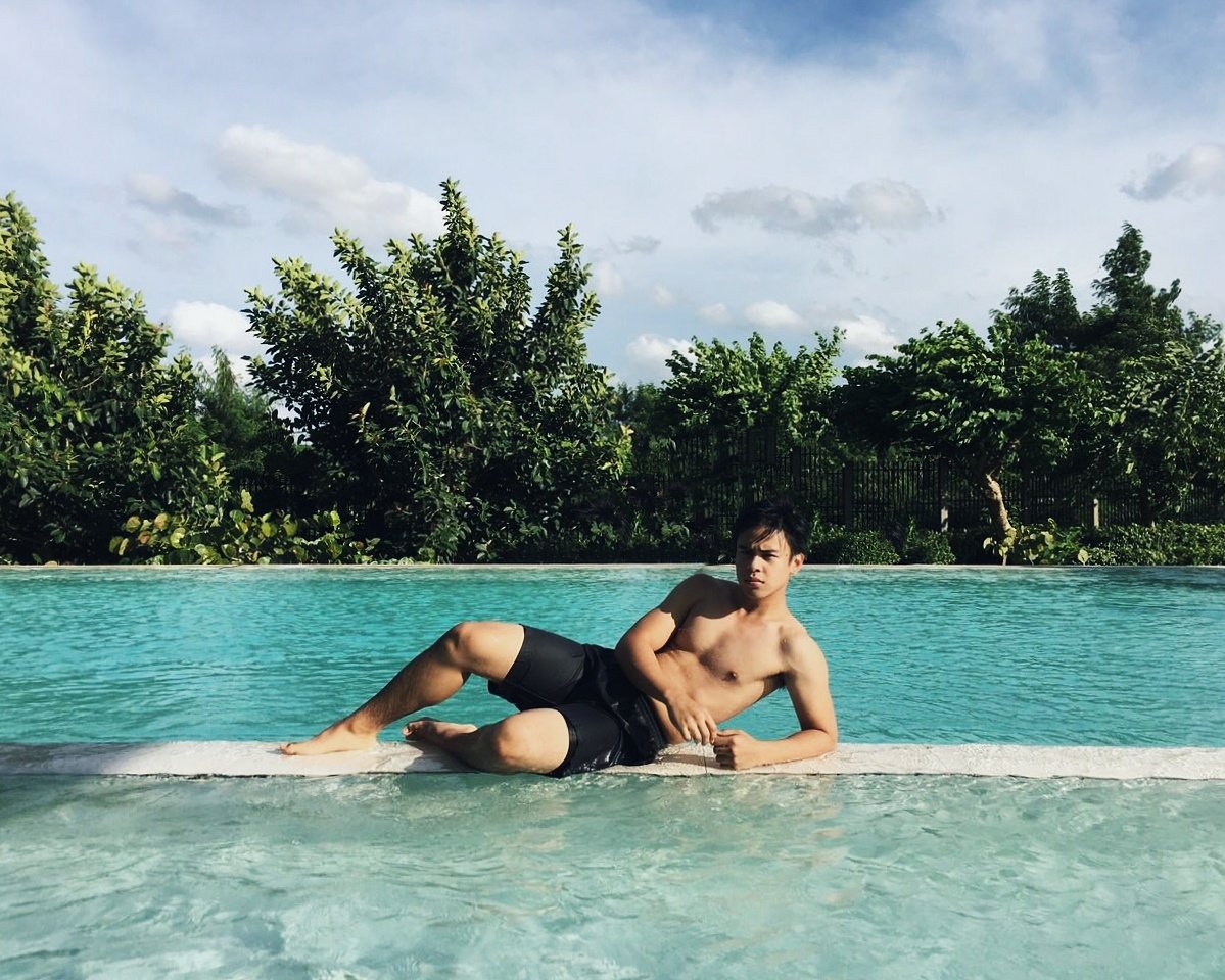 TheKhalilRamos's tweet photo. Lennon? Dolphin? Sea horse? Sting ray? Ano pang pose, Miss Jocelyn? @caicortez alamin sa #AngBabaeSaSepticTank2 #ForeverIsNotEnough NOOD NA! https://t.co/GlZiIfnHtv