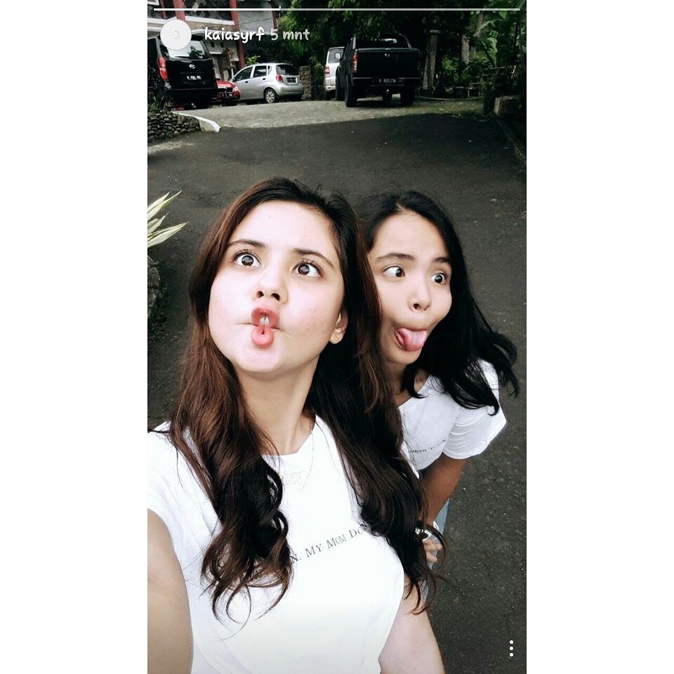 TikaaR14's tweet photo. Twins goals 💕😍😍❤❤ https://t.co/0yAUGaZWSl