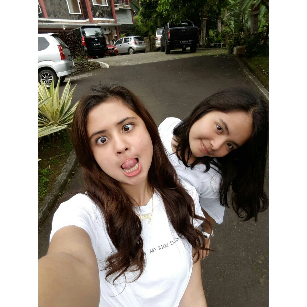 TikaaR14's tweet photo. Twins goals 💕😍😍❤❤ https://t.co/0yAUGaZWSl