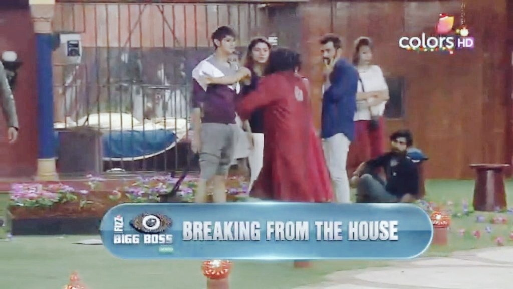 BBfan_mizan's tweet photo. TREND  ALERT
DO YOU THINK #BiggBoss IS UNFAIR WITH #ROHANMEHRA
RT- OFCOURSE YES
LIKE- NO NOT AT ALL
#BiggBoss10 https://t.co/xKv660Vwpc