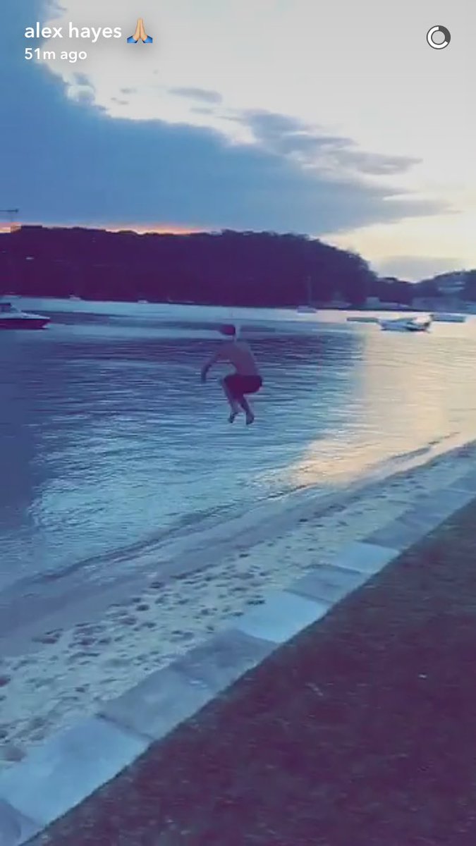 AlexHayesPH's tweet photo. #NEW - Alex via Snapchat! Add him: alexhayes https://t.co/bZipXfoVI0