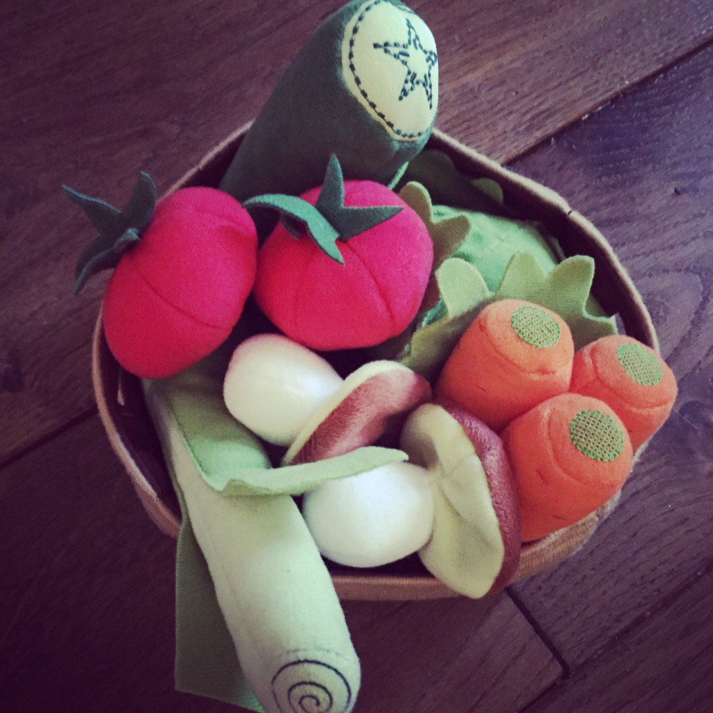 maeve1617's tweet photo. One of her favourite presents from Santa! @thehappypear #veggies #babypresents https://t.co/uFld0YGuZZ