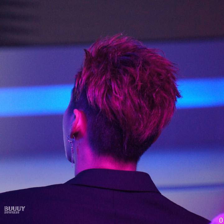 ascare_'s tweet photo. ความเหม่ย ทรงผม หลังหู ท้ายทอย อะไรก็เอา ถ่ายมาแล้วก็ปล่อย HQ มาให้หมด มีค่าทุกส่วน 😌 #KrisWu #wuyifan https://t.co/6DWC4QLsYl