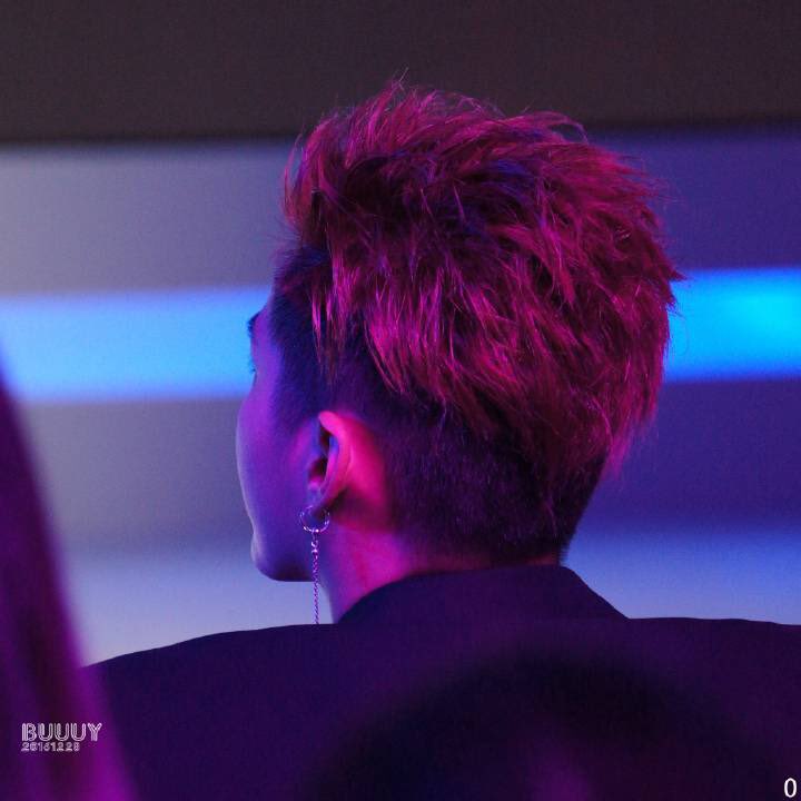 ascare_'s tweet photo. ความเหม่ย ทรงผม หลังหู ท้ายทอย อะไรก็เอา ถ่ายมาแล้วก็ปล่อย HQ มาให้หมด มีค่าทุกส่วน 😌 #KrisWu #wuyifan https://t.co/6DWC4QLsYl
