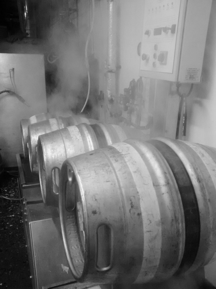 HawksheadBrewer's tweet photo. A vital piece of kit (and a bonus warm spot) in the brewhouse #caskwasher #steamy https://t.co/l4dcW1I3AL