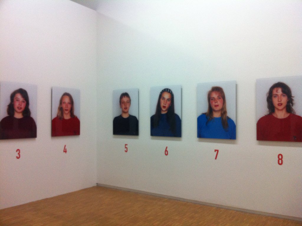 この写真の14人の少女のうち7人はごく普通の女子高生 残り7人は殺人犯 の超おそロシア トだった Togetter この写真の14人の少女のうち7人はごく普通の女子高生 残り7人は殺人犯 の超おそロシア トだった Togetter